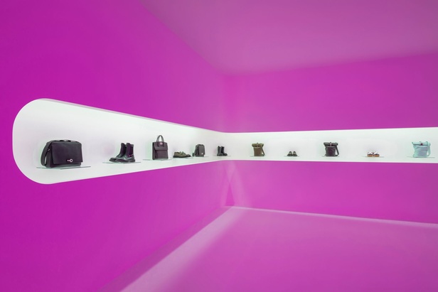  الأزياء العملية هي بطلة مجموعة أزياء Salvatore Ferragamo لخريف 2022