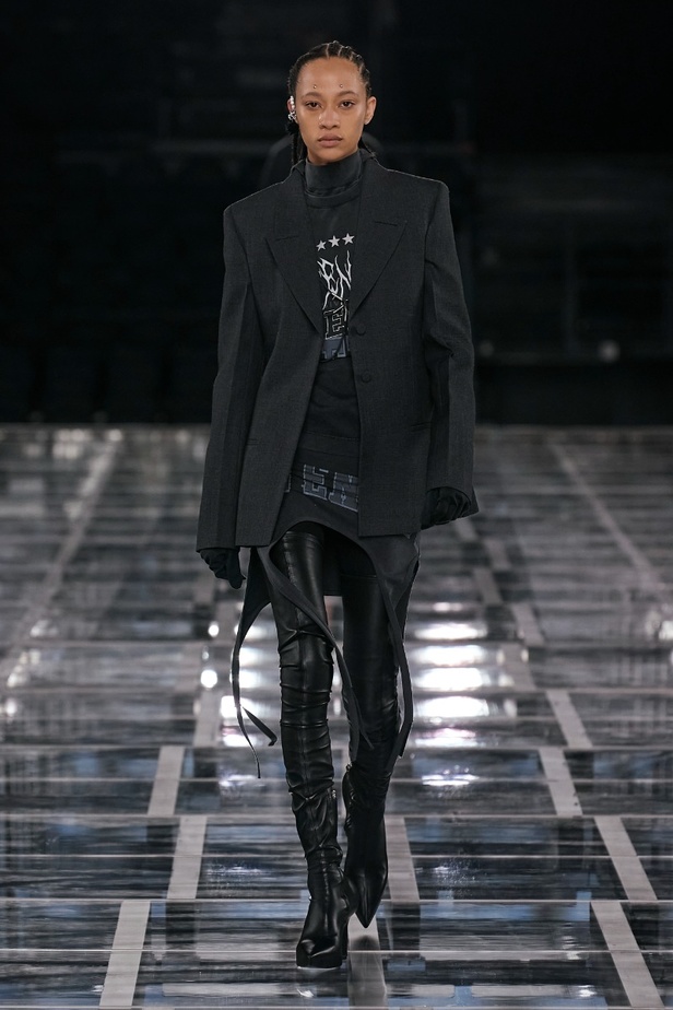 عرض أزياء Givenchy لخريف وشتاء 2022-2023
