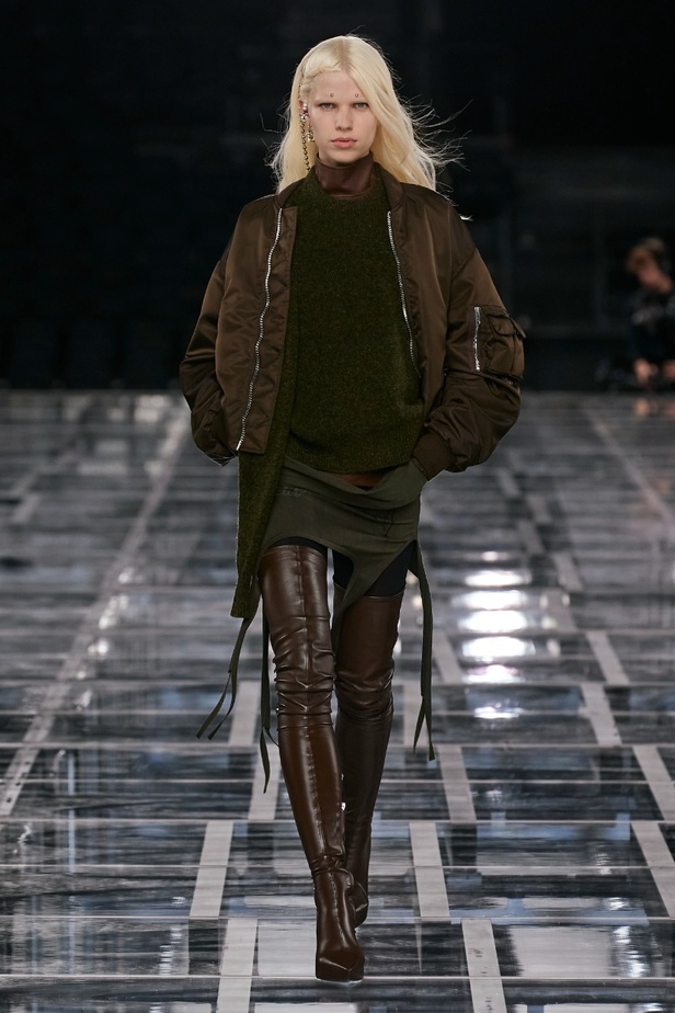 عرض أزياء Givenchy لخريف وشتاء 2022-2023