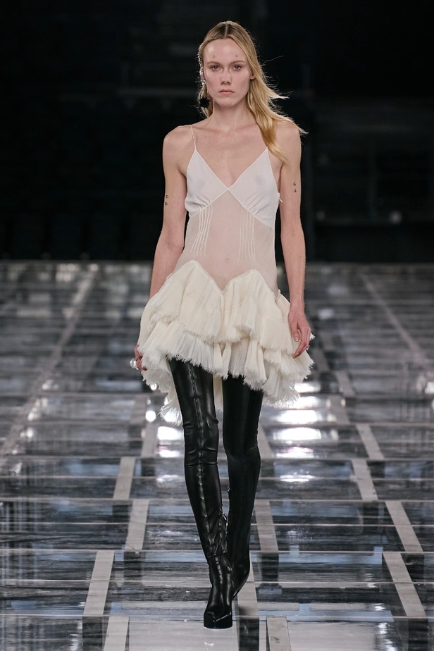 عرض أزياء Givenchy لخريف وشتاء 2022-2023