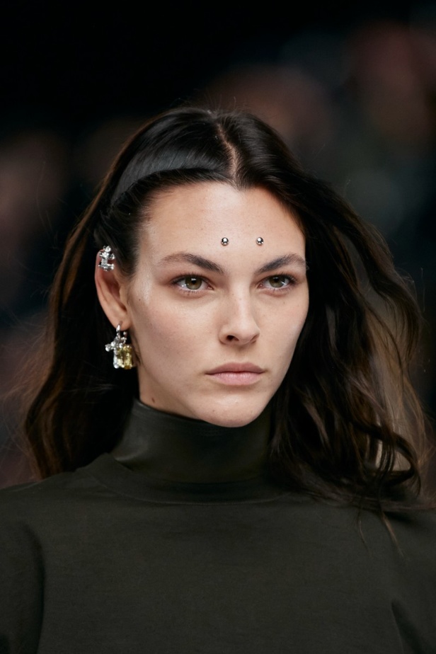 اطلالات جمالية من مجموعة أزياء Givenchy لخريف وشتاء 2022