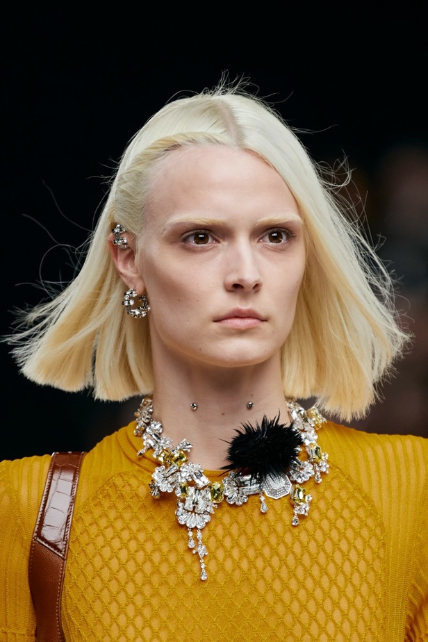 اطلالات جمالية من مجموعة أزياء Givenchy لخريف وشتاء 2022