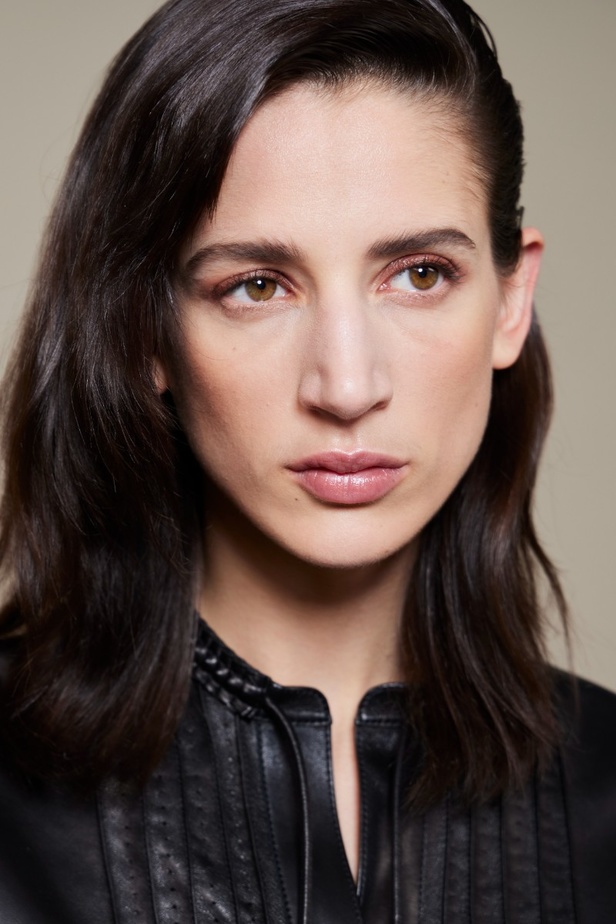 اطلالات جمالية في عرض أزياء مجموعة Hermès لموسم خريف وشتاء 2022 