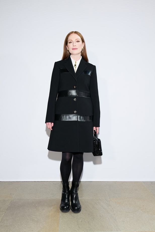 مجموعة Louis Vuitton لخريف وشتاء 2022-2023 صورة الموضة من خلال عيون مراهقة