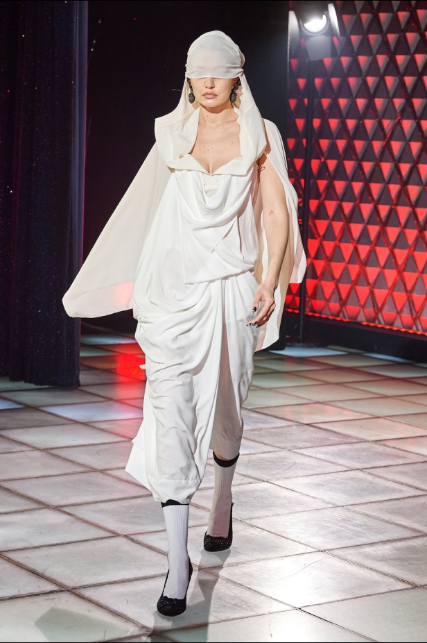 من عرض أزياء Andreas Krönthaler for Vivienne Westwood