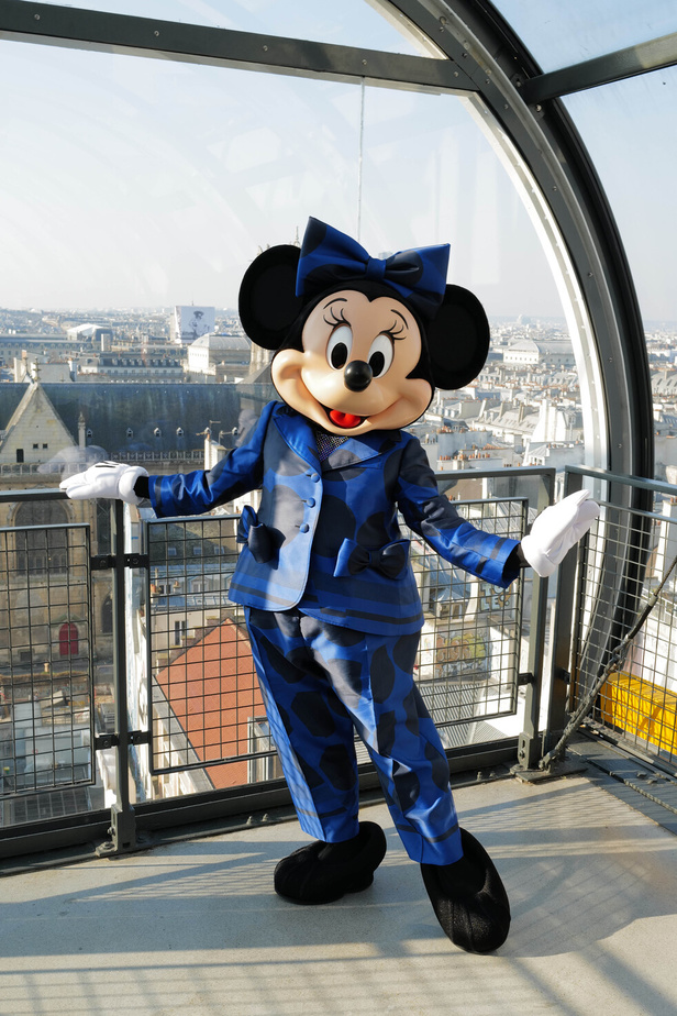 عرض أزياء Stella McCartney لموسم خريف 2022