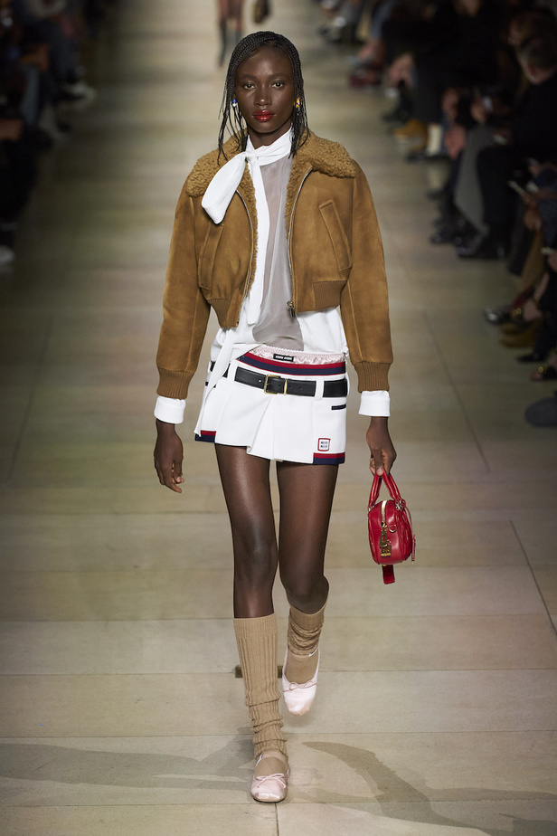 من عرض أزياء Miu Miu لموسم خريف 2022