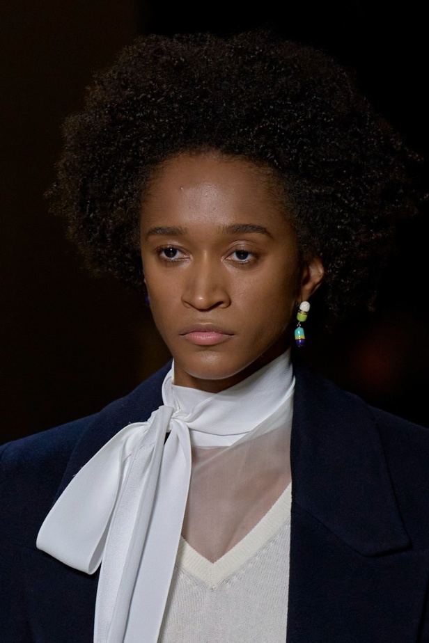 اطلالات جمالية من عرض أزياء Miu Miu لموسم خريف 2022