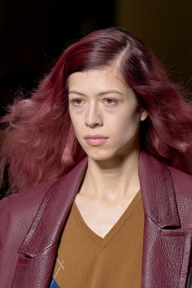 اطلالات جمالية من عرض أزياء Miu Miu لموسم خريف 2022