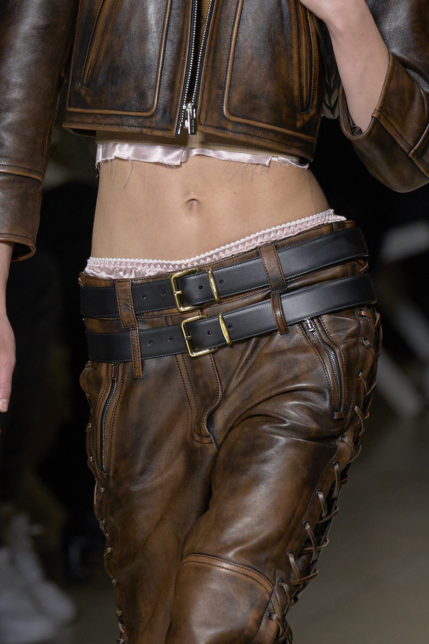 عرض أزياء Miu Miu لموسم خريف 2022