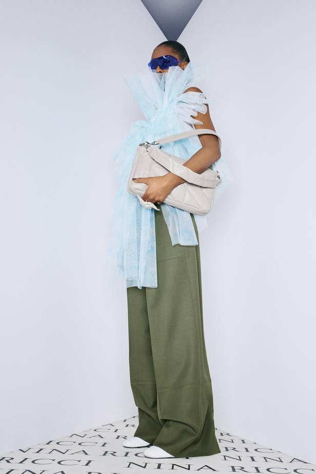 عرض أزياء مجموعة Nicca Ricci لموسم خريف وشتاء 2022 في باريس