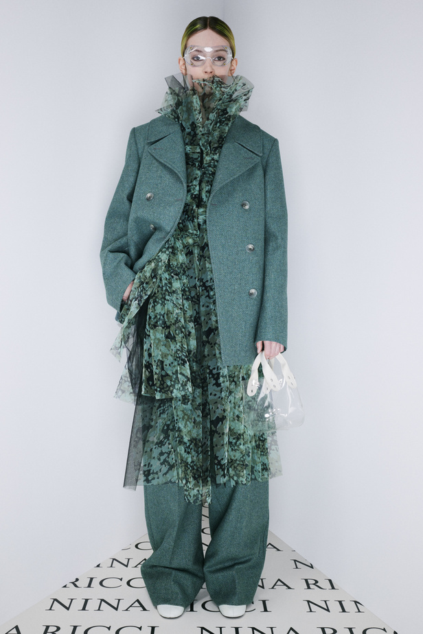 عرض أزياء مجموعة Nicca Ricci لموسم خريف وشتاء 2022 في باريس