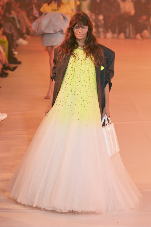 من عرض أزياء Off White لموسم خريف 2022