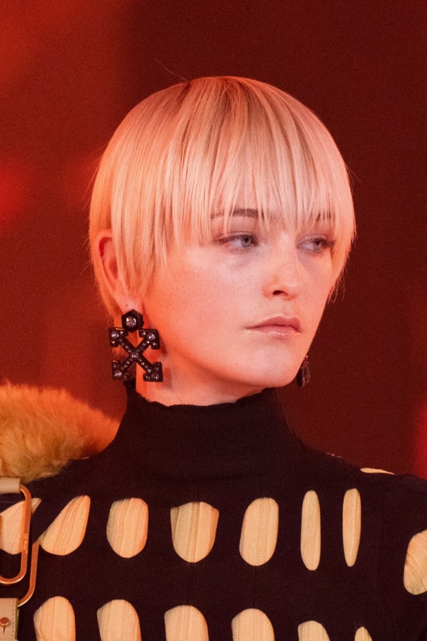 اطلالات جمالية من عرض أزياء Off White لموسم خريف 2022