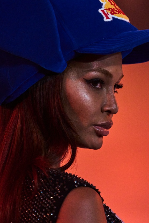 اطلالات جمالية من عرض أزياء Off White لموسم خريف 2022