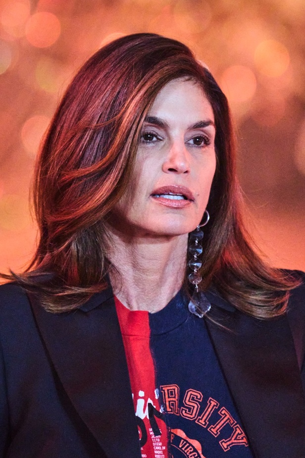 اطلالات جمالية من عرض أزياء Off White لموسم خريف 2022