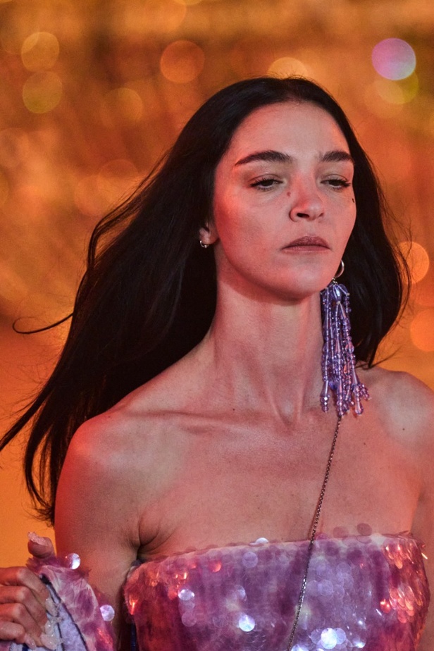 اطلالات جمالية من عرض أزياء Off White لموسم خريف 2022