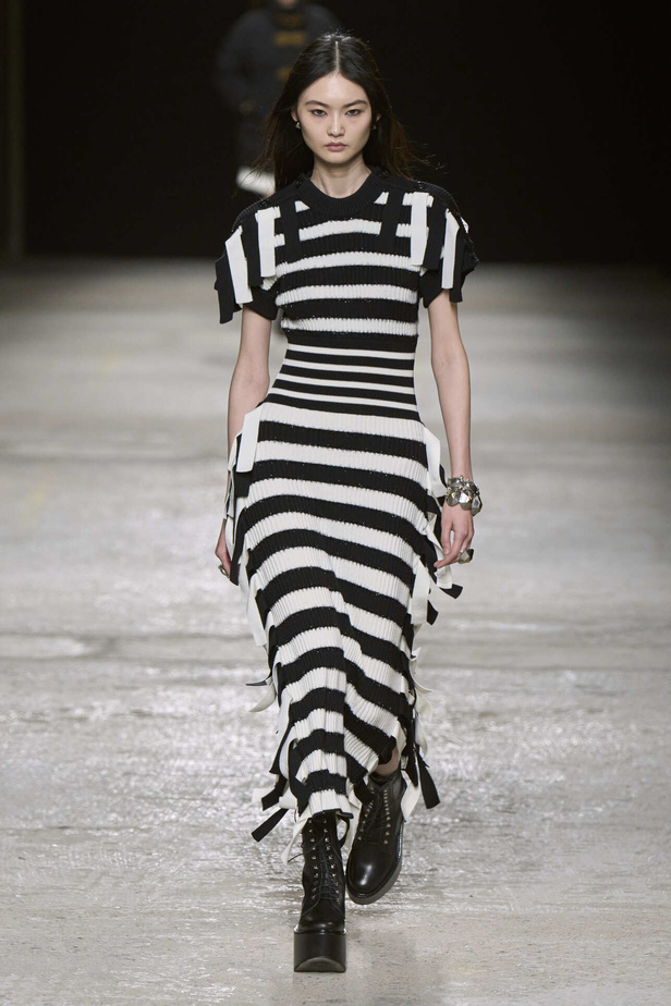 عرض أزياء مجموعة Ports 1961 لموسم خريف وشتاء 2022 في ميلانو