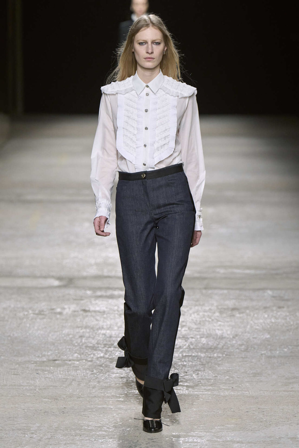 عرض أزياء مجموعة Ports 1961 لموسم خريف وشتاء 2022 في ميلانو