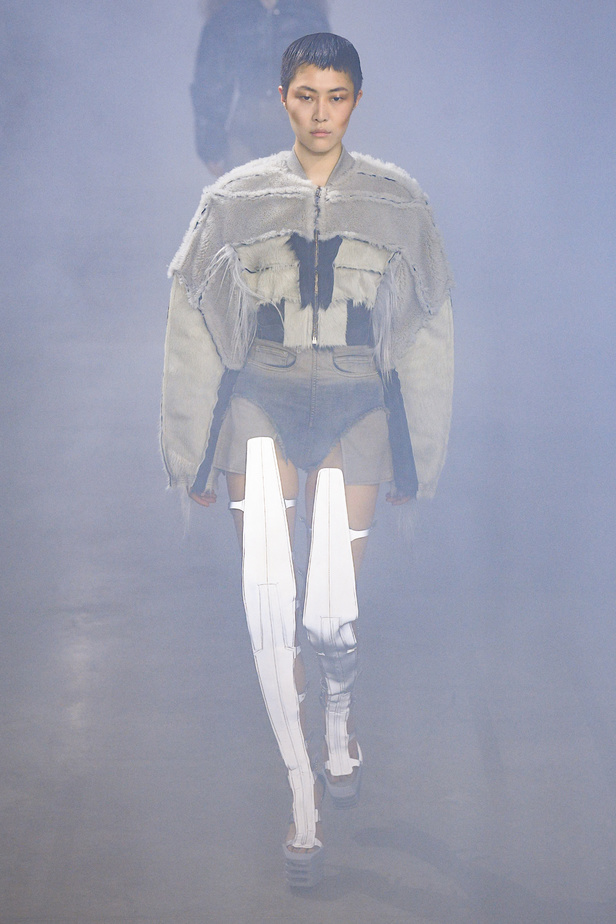 عرض أزياء مجموعة Rick Owens لموسم خريف وشتاء 2022 في باريس