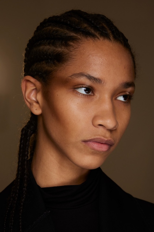 اطلالات جمالية في عرض أزياء مجموعة Rick Owens لموسم خريف وشتاء 2022 