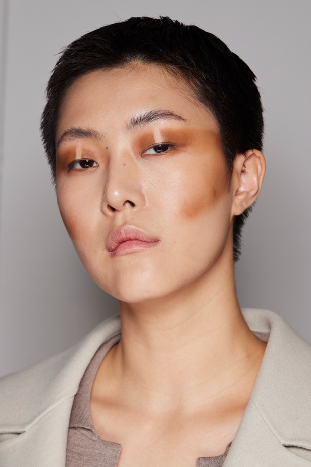 اطلالات جمالية في عرض أزياء مجموعة Rick Owens لموسم خريف وشتاء 2022 