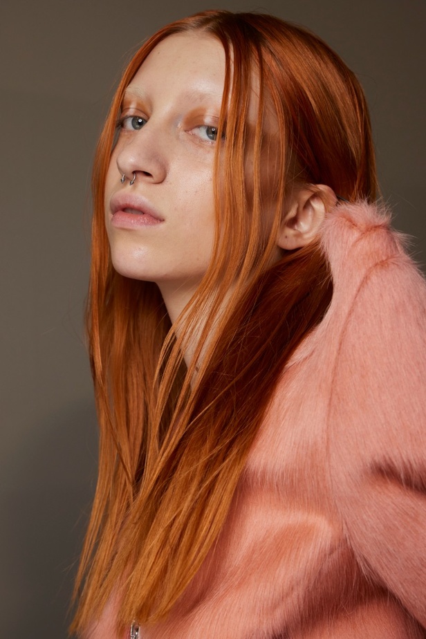 اطلالات جمالية في عرض أزياء مجموعة Rick Owens لموسم خريف وشتاء 2022 