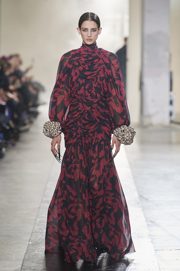 عرض أزياء Rochas  للملابس الجاهزة لخريف وشتاء 2022