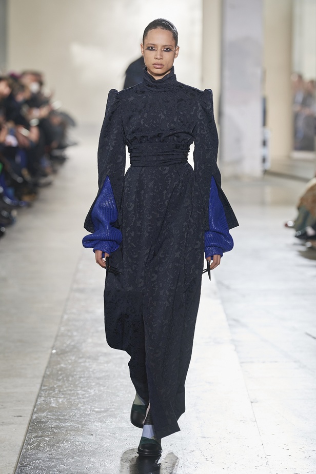 عرض أزياء Rochas  للملابس الجاهزة لخريف وشتاء 2022