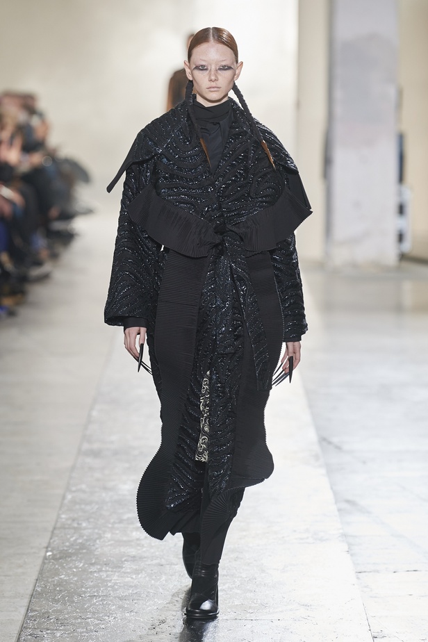 عرض أزياء Rochas  للملابس الجاهزة لخريف وشتاء 2022