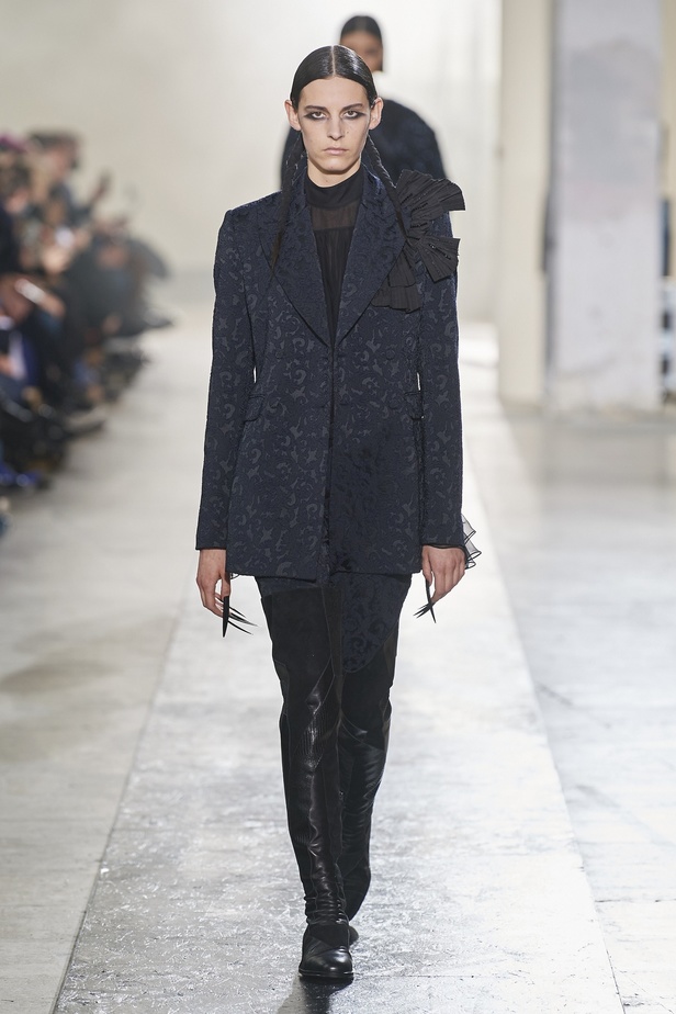 عرض أزياء Rochas  للملابس الجاهزة لخريف وشتاء 2022