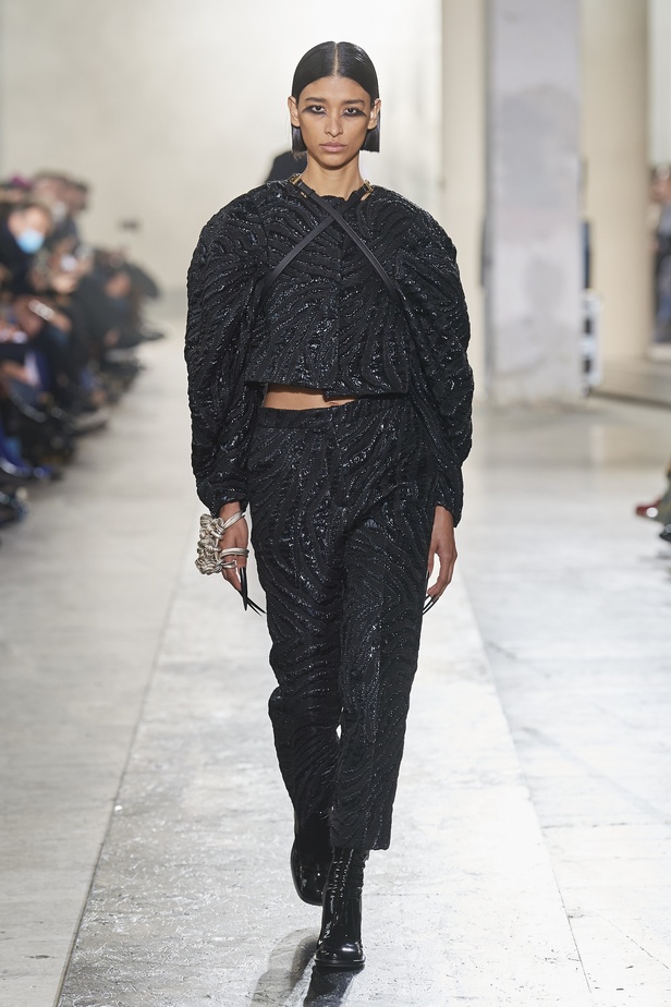 عرض أزياء Rochas  للملابس الجاهزة لخريف وشتاء 2022