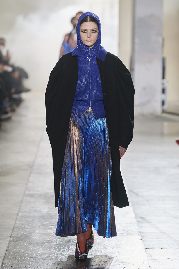 عرض أزياء Rochas  للملابس الجاهزة لخريف وشتاء 2022