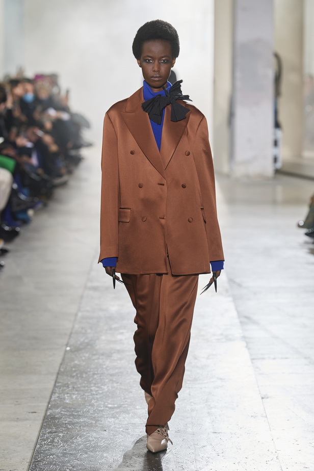 عرض أزياء Rochas  للملابس الجاهزة لخريف وشتاء 2022