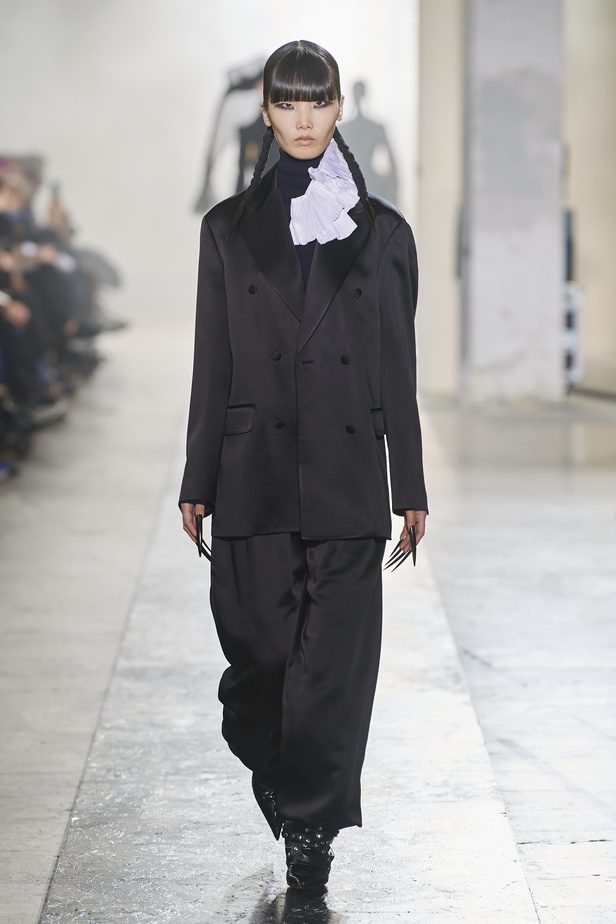 عرض أزياء Rochas  للملابس الجاهزة لخريف وشتاء 2022