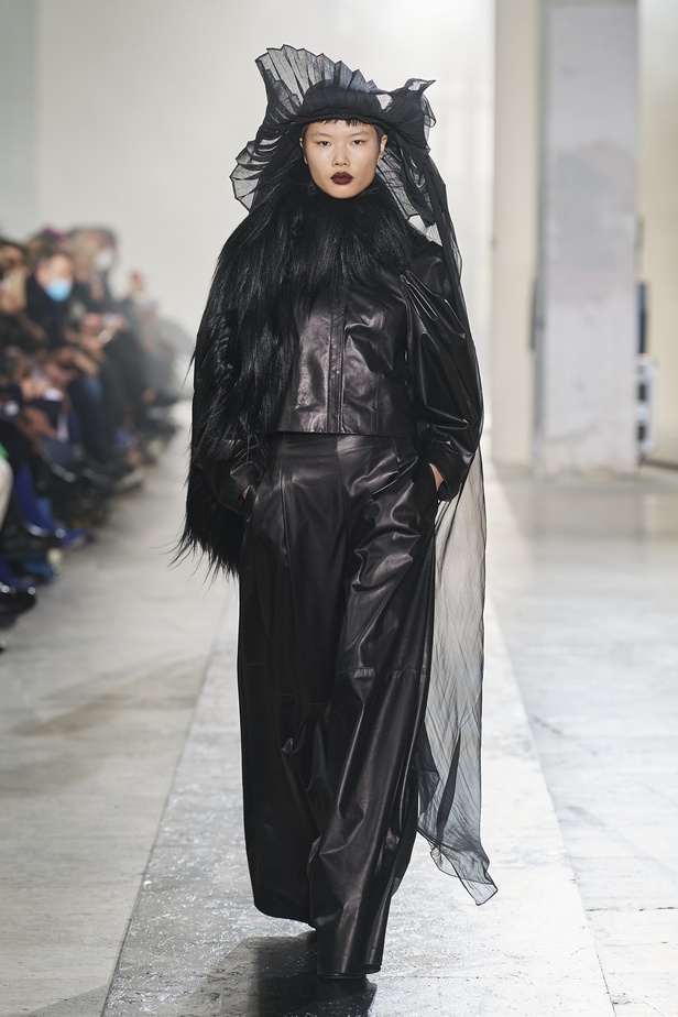 عرض أزياء Rochas  للملابس الجاهزة لخريف وشتاء 2022