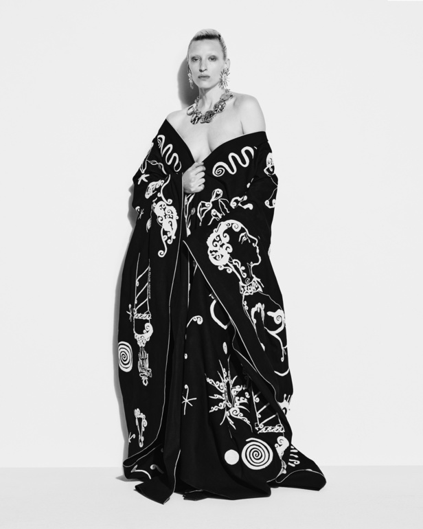 عرض أزياء مجموعة Schiaparelli لموسم خريف وشتاء 2022 في باريس