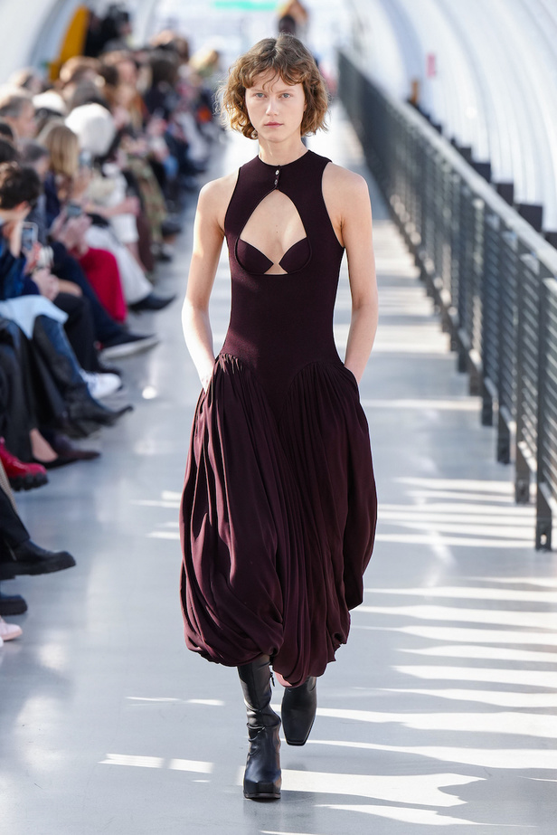 عرض أزياء Stella McCartney لموسم خريف 2022