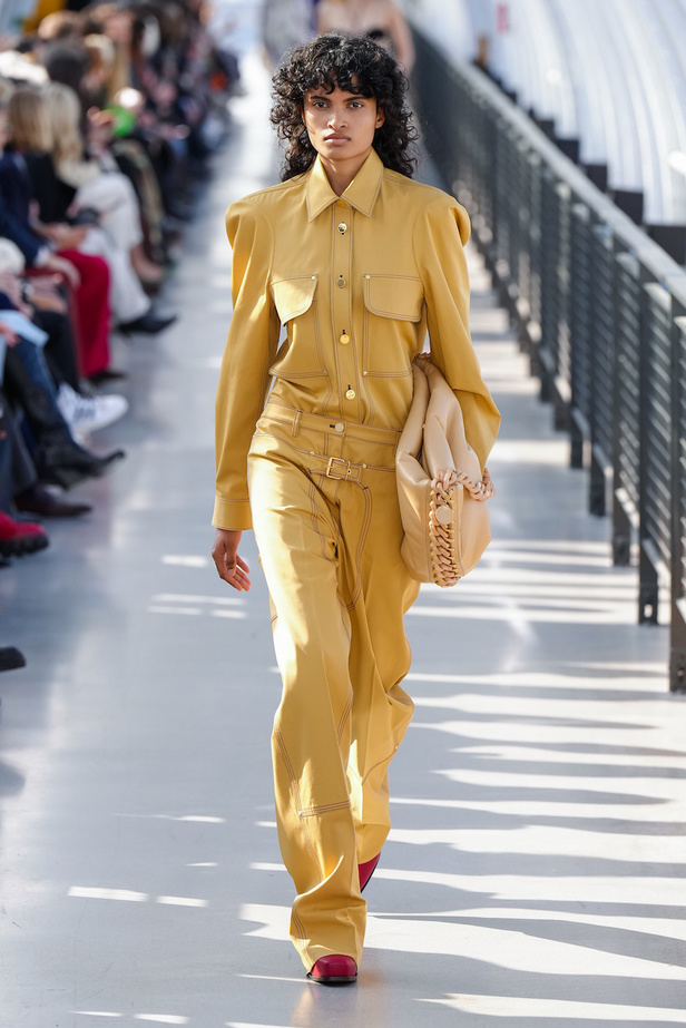 عرض أزياء Stella McCartney لموسم خريف 2022