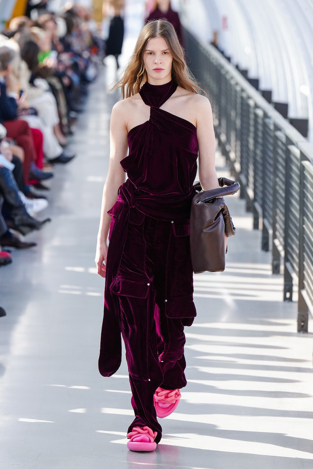 عرض أزياء Stella McCartney لموسم خريف 2022