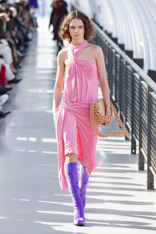 عرض أزياء Stella McCartney لموسم خريف 2022