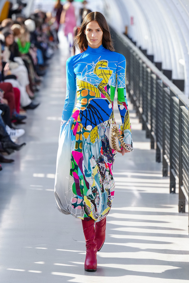 عرض أزياء Stella McCartney لموسم خريف 2022