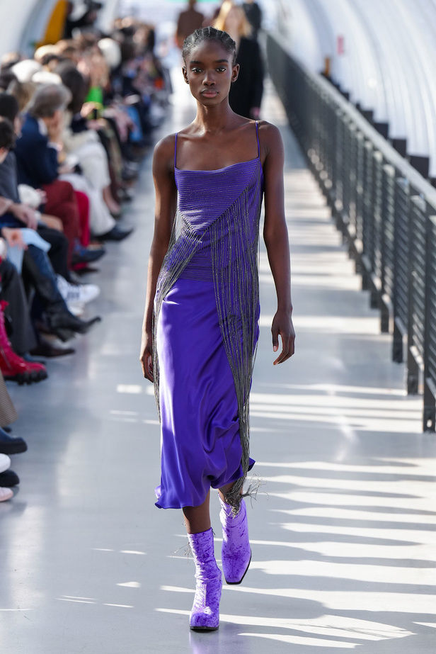 عرض أزياء Stella McCartney لموسم خريف 2022