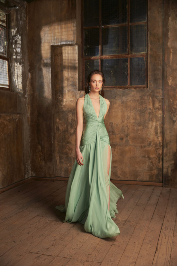 عرض أزياء مجموعة Tony Ward لموسم خريف وشتاء 2022 في باريس