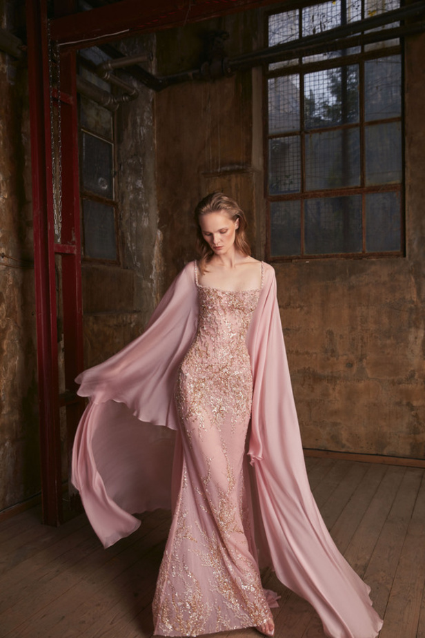 عرض أزياء مجموعة Tony Ward لموسم خريف وشتاء 2022 في باريس