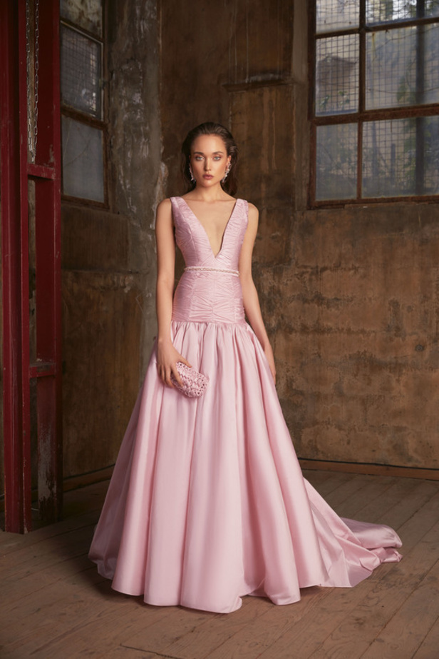 عرض أزياء مجموعة Tony Ward لموسم خريف وشتاء 2022 في باريس