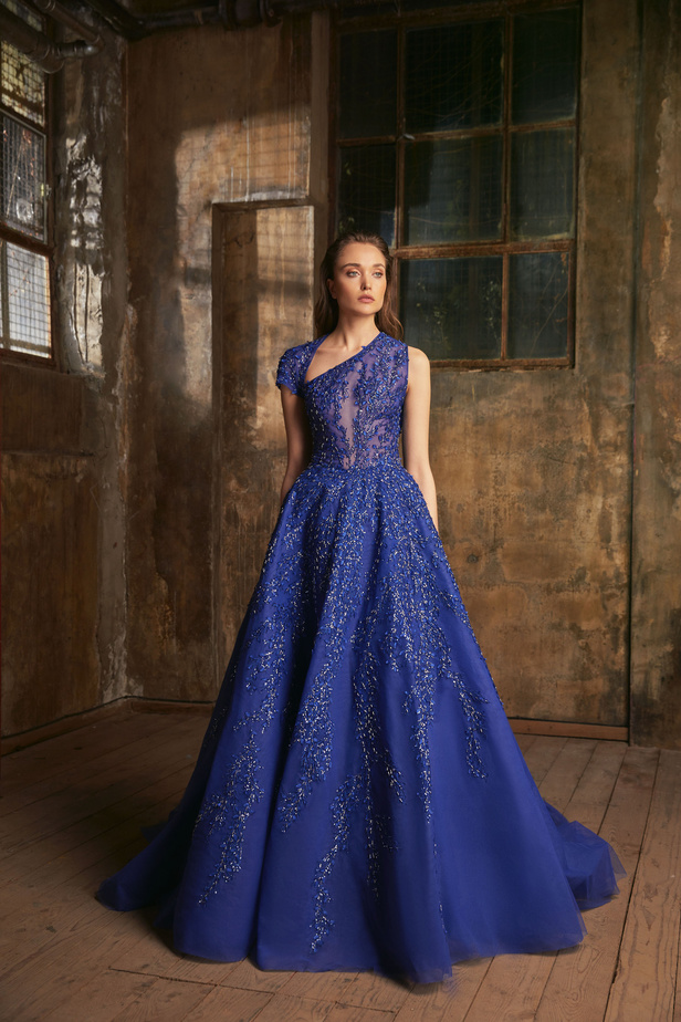 عرض أزياء مجموعة Tony Ward لموسم خريف وشتاء 2022 في باريس