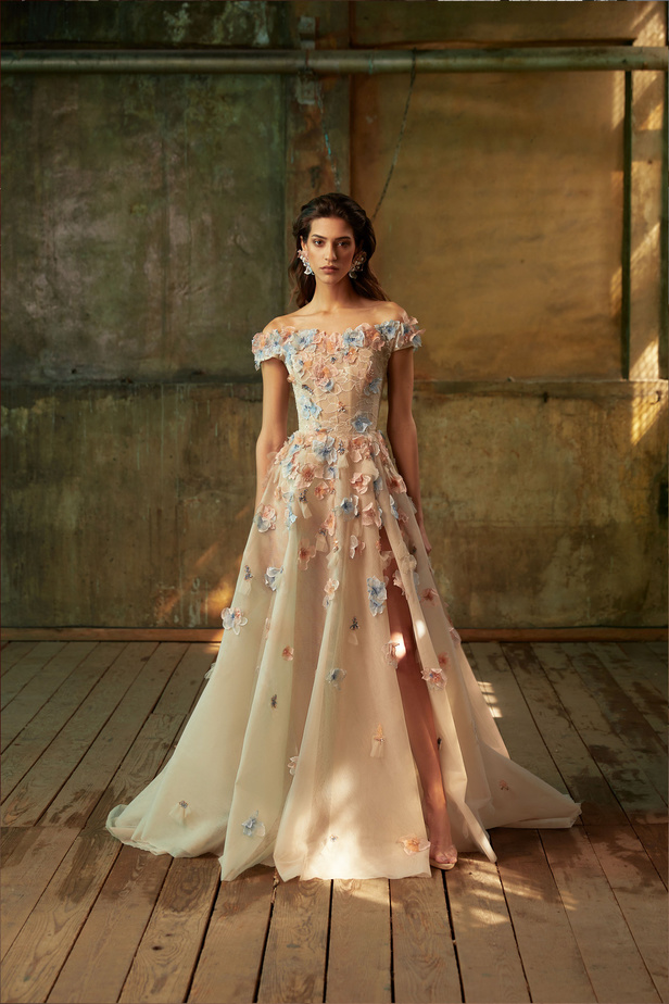 عرض أزياء مجموعة Tony Ward لموسم خريف وشتاء 2022 في باريس