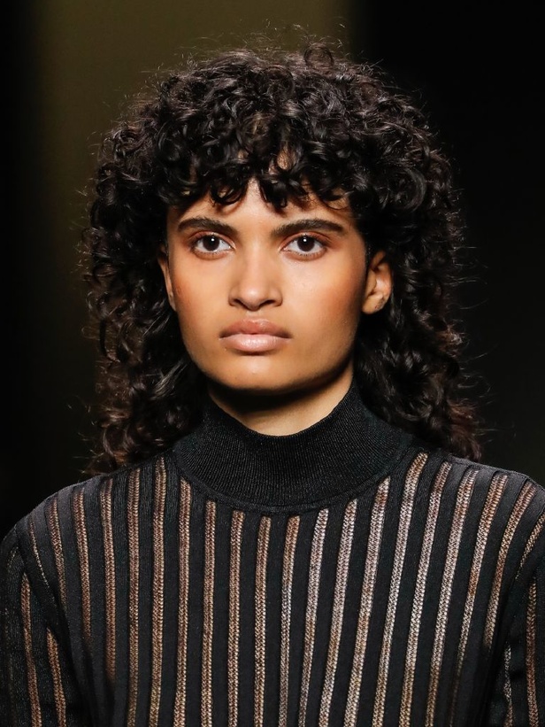 دار هيرميس تحيي موضة التصاميم الرياضية والشبابية في مجموعة خريف وشتاء 2022