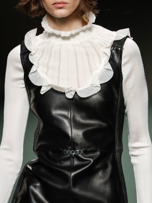 دار هيرميس تحيي موضة التصاميم الرياضية والشبابية في مجموعة خريف وشتاء 2022